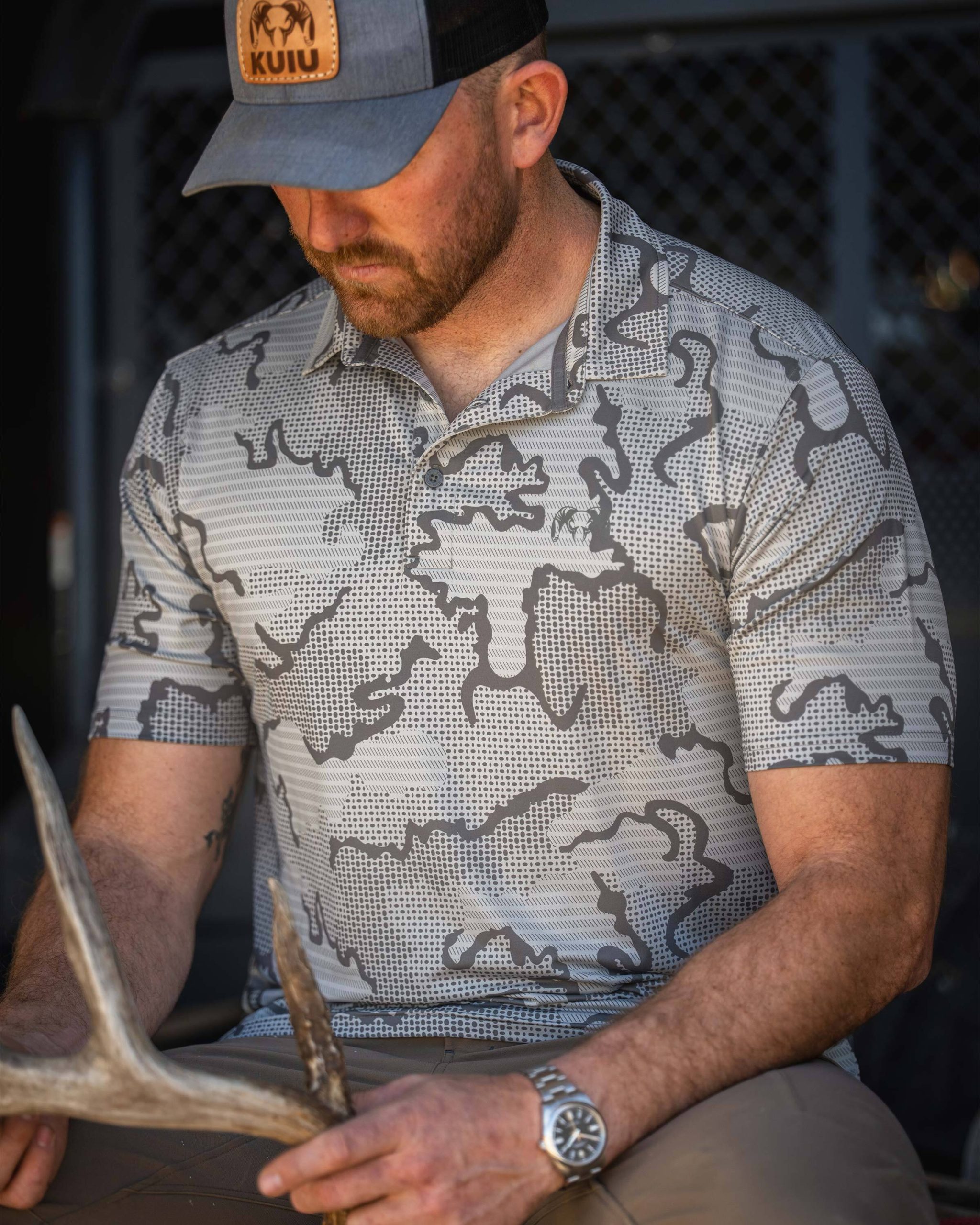 KUIU Performance Polo | Stone Tonal - 图片 4