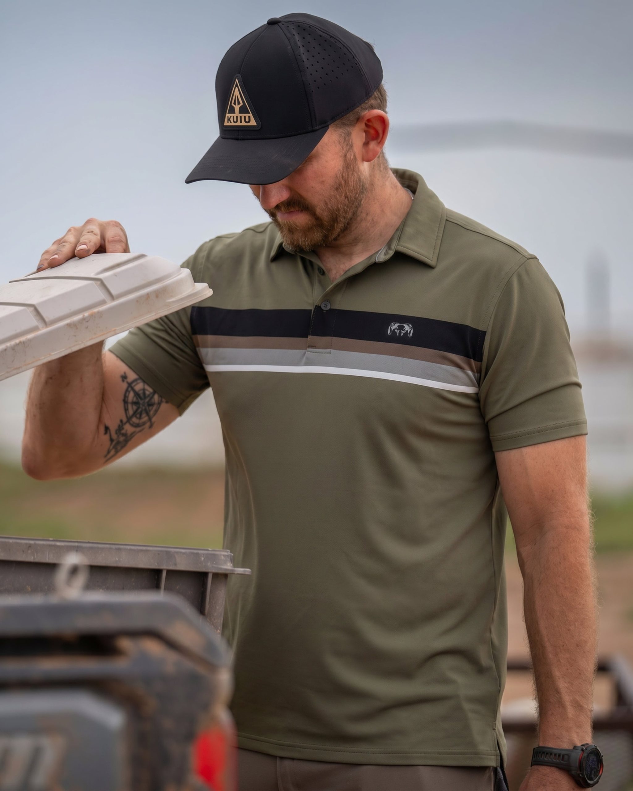 KUIU Performance Polo Stripe | Evergreen Chest Stripe - 图片 3